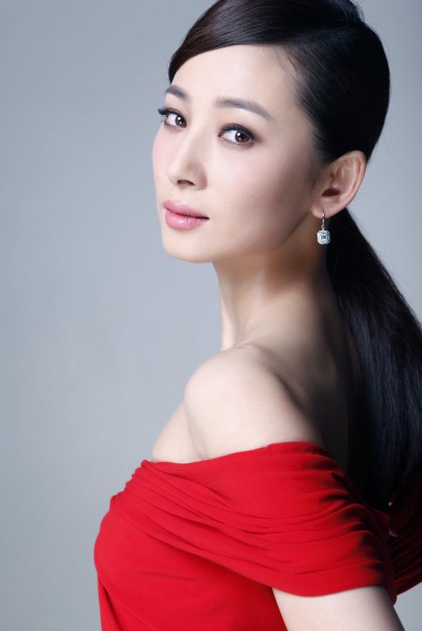 徐筠内地明星影视演员温馨提示:报价均为税后参考价,以实际沟通为准!