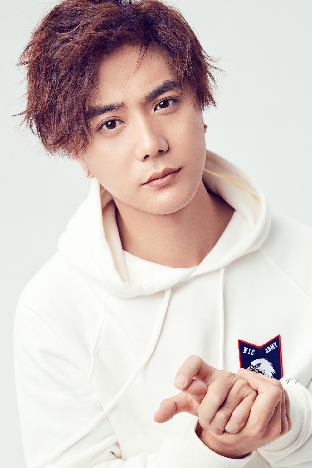 陆虎内地明星影视演员歌手音乐人作词人作曲人陆虎商业演出费:18万元