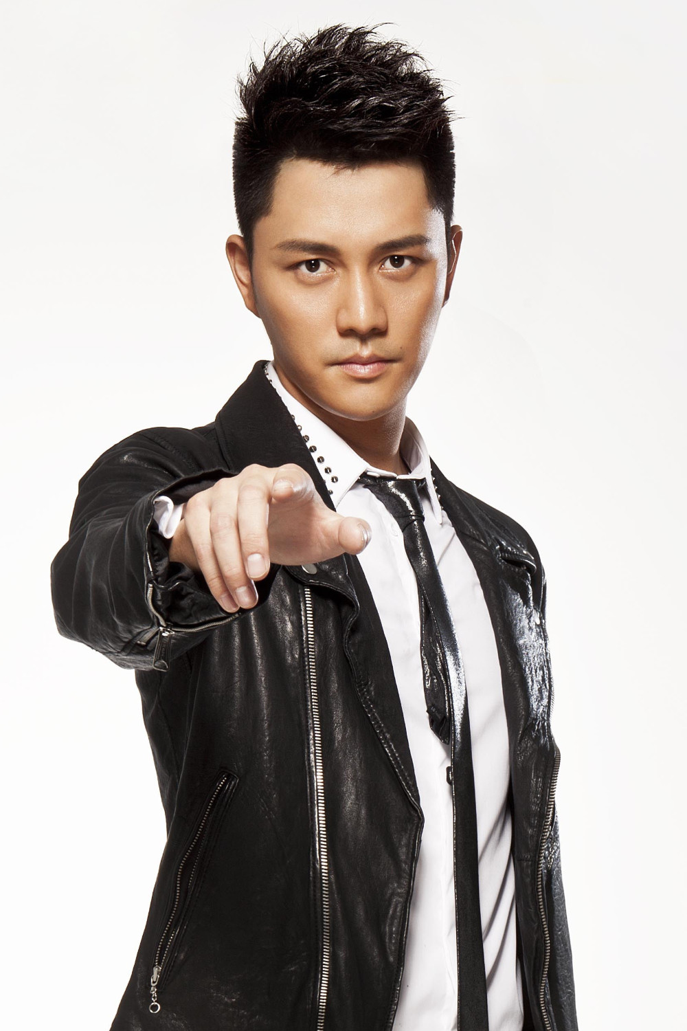 顾斌档期咨询,出席活动及广告代言业务洽谈