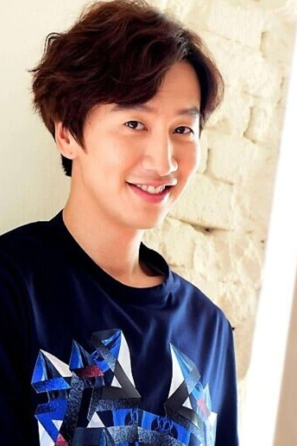 李光洙日韩明星影视演员主持人模特李光洙广告代言费:250万元/两年