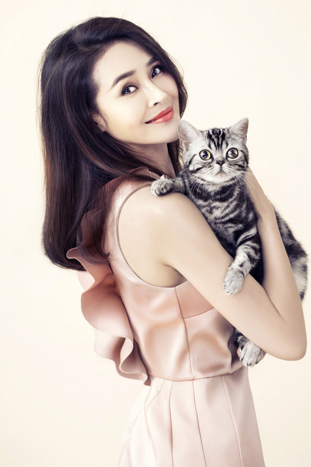 于明加内地明星影视演员于明加商业演出费:20万元/场