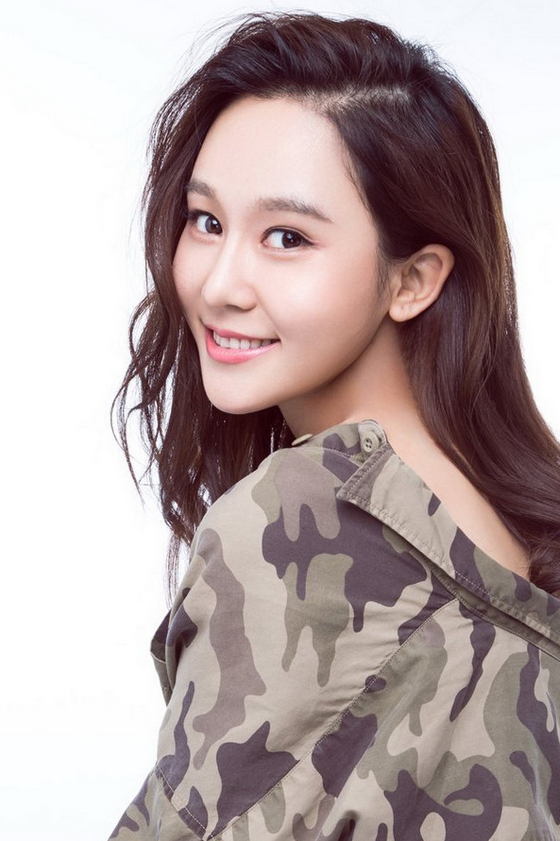 胡睿内地明星影视演员模特温馨提示:报价均为税后参考价,以实际沟通为