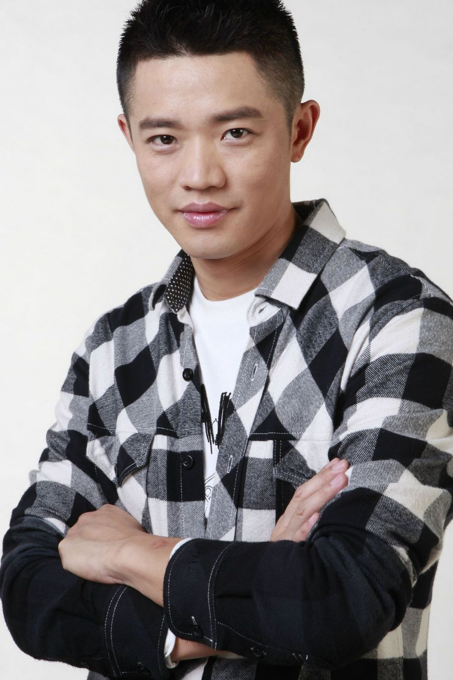 曾毅档期咨询,出席活动及广告代言业务洽谈