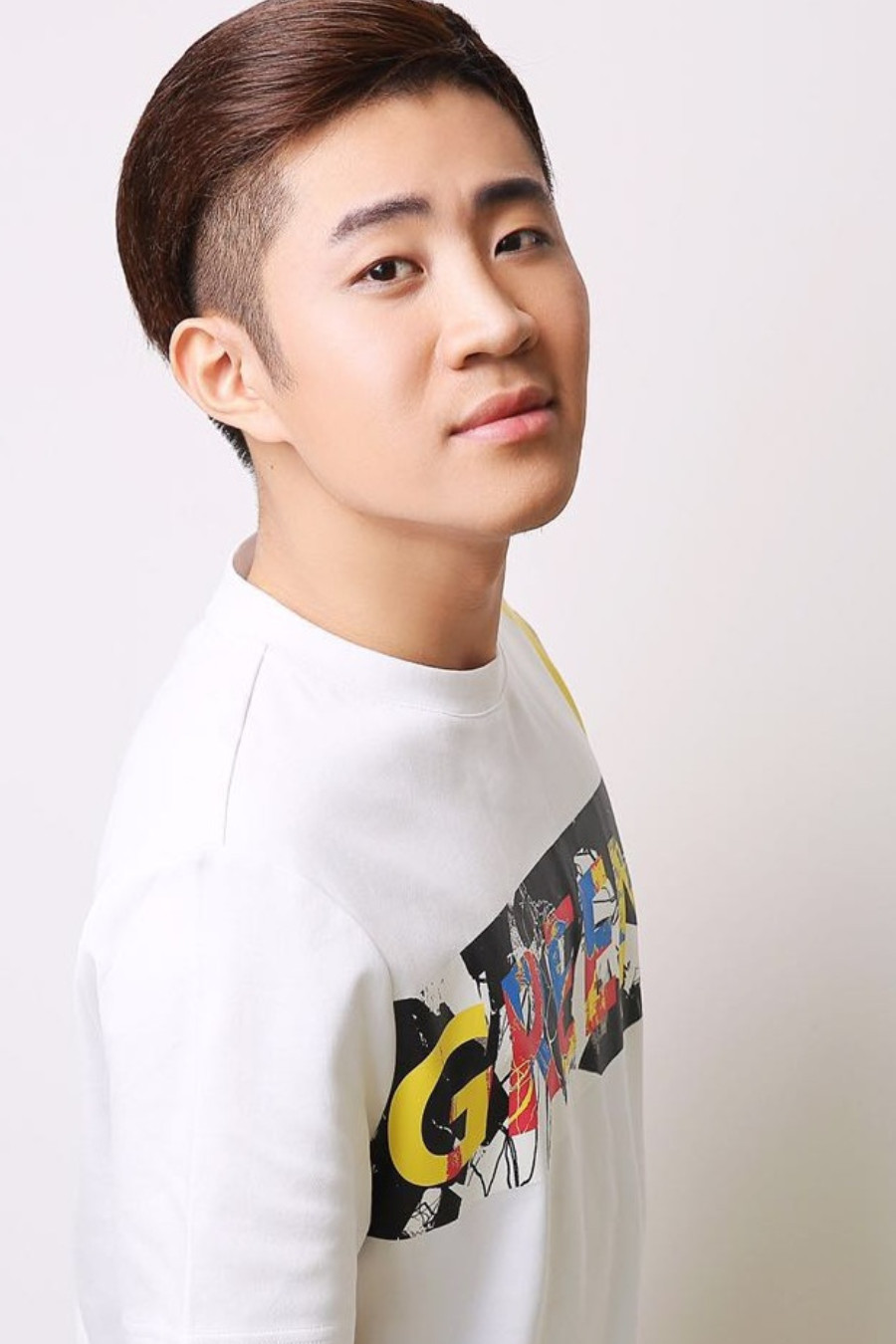 王亮档期咨询,出席活动及广告代言业务洽谈