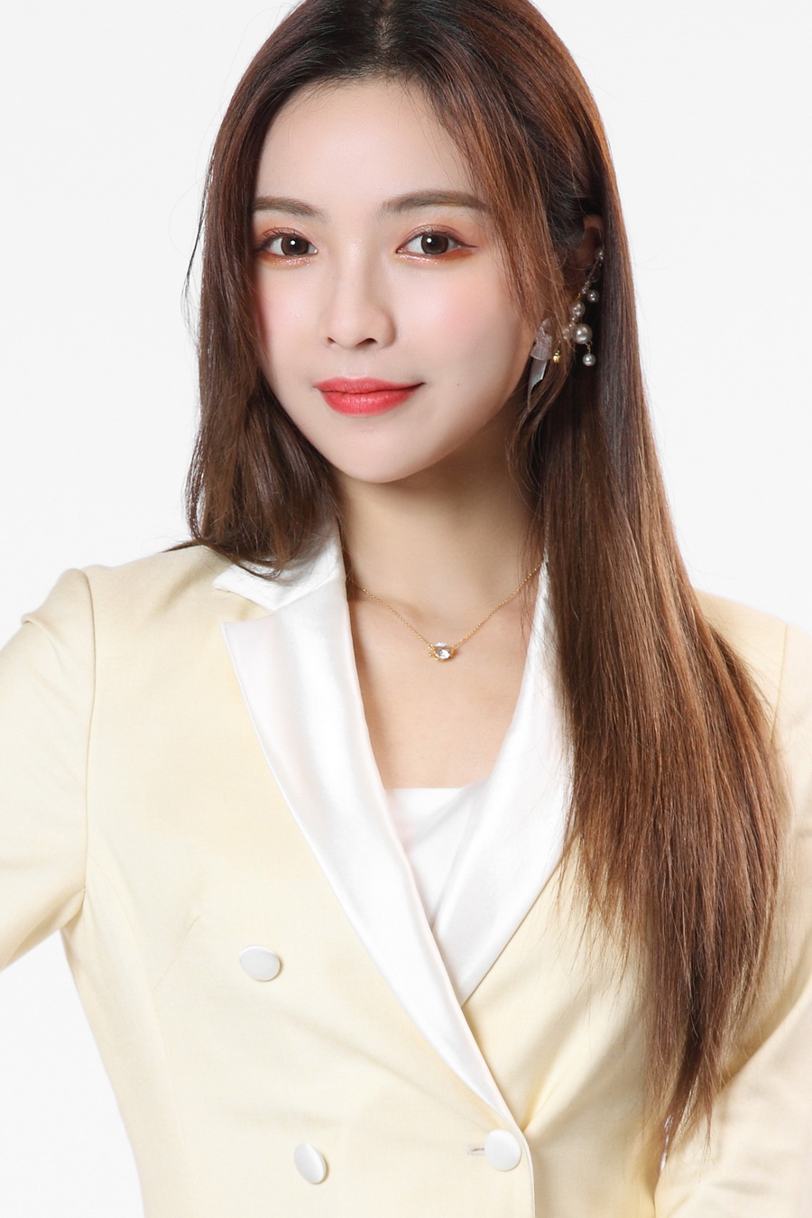 2024-许杨玉琢经纪业务代理 -出场费,代言费报价及档期咨询 - 星风传