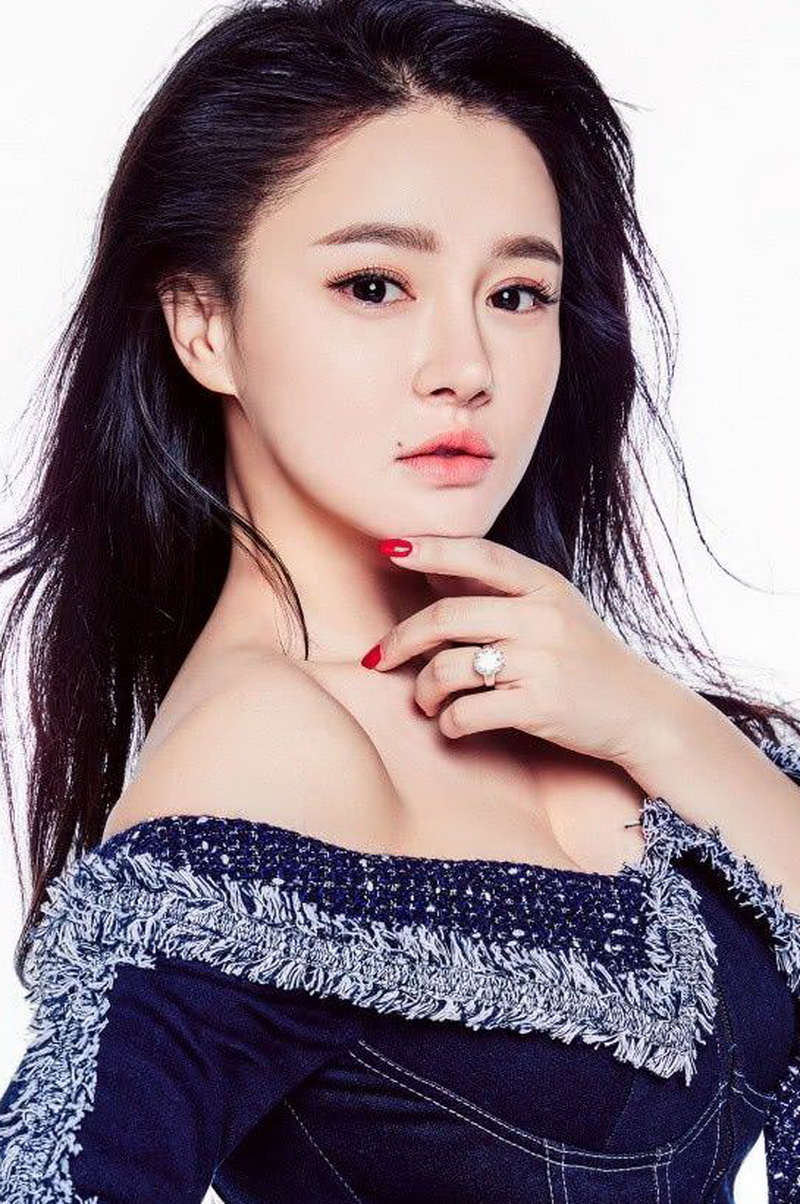 冉莹颖档期咨询,出席活动及广告代言业务洽谈