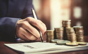 卖掉或上市，消费企业的年中战事