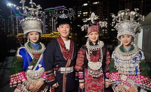 苗族姊妹节遇上“回忆杀”：阿牛空降台江引爆“村BA”故乡，文旅融合书写“最炫民族风”